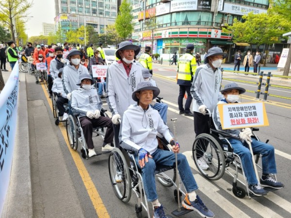 시가행진1.jpg